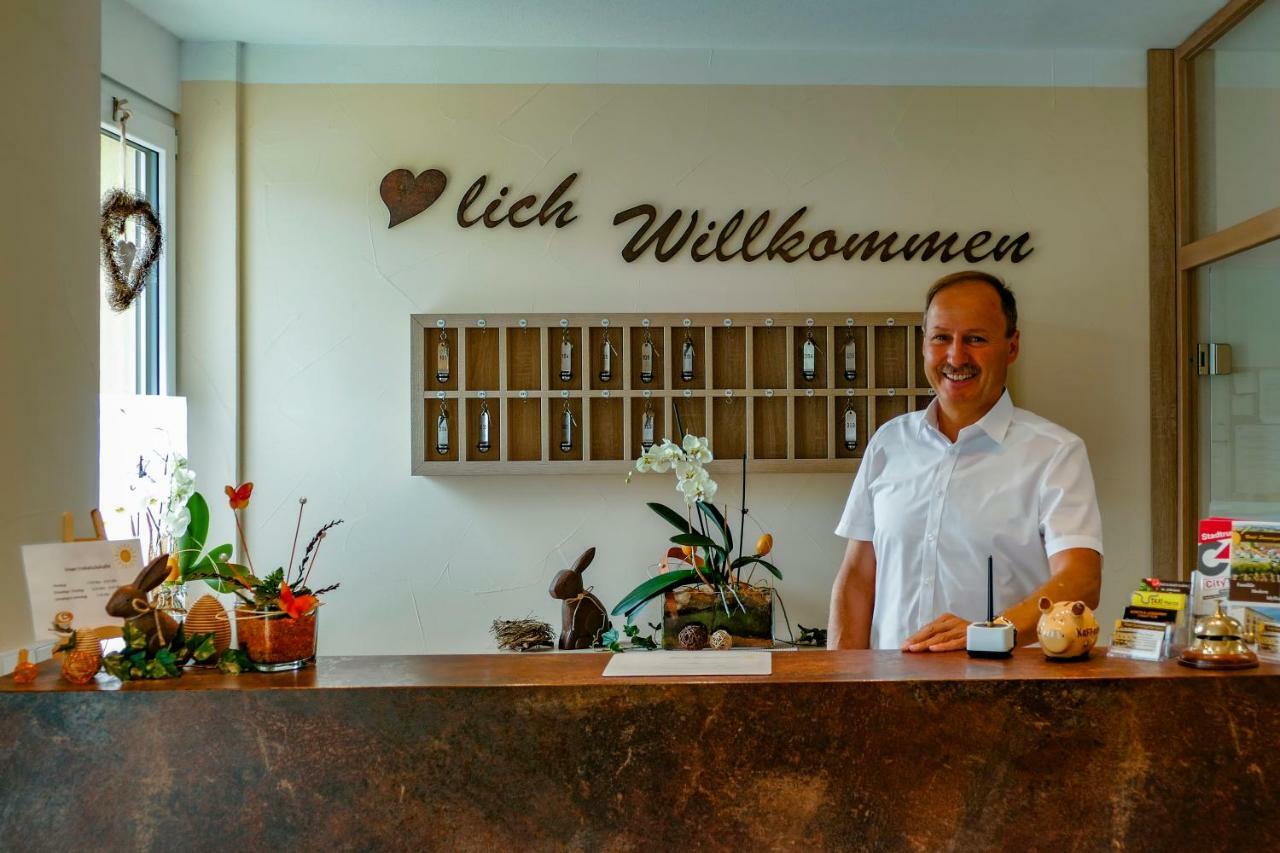Hotel Sonnengarten Sommerhausen Exteriör bild
